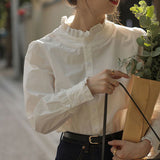 Artistic Style Wood Collar White Long-Sleeved Shirt Women 2025 Spring Retro French Top Loose Shirt Style Elegant