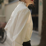 Artistic Style Wood Collar White Long-Sleeved Shirt Women 2025 Spring Retro French Top Loose Shirt Style Elegant