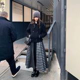 In The Autumn Of 2025, The New Art Sense Wears The Retro Design Lattice Splicing Tight Waist Skirt