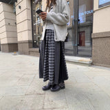 In The Autumn Of 2025, The New Art Sense Wears The Retro Design Lattice Splicing Tight Waist Skirt